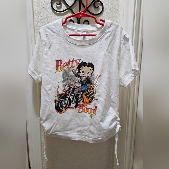 Briscoe Brands Tops - Betty Boop Motorcycle Youth Size Medium White T-Shirt Cinched Waist Preloved EUC